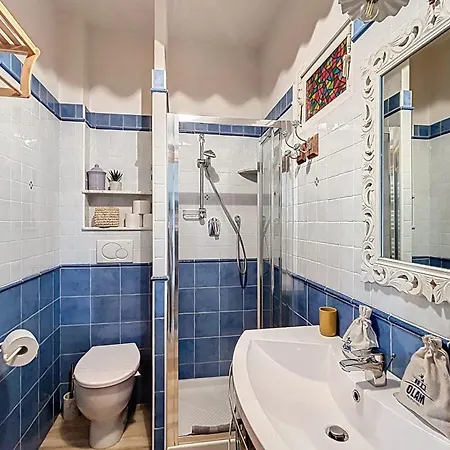In The Heart Of Le Suquet Beautiful With Quiet Balcony * Cannes