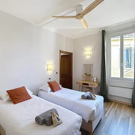 In The Heart Of Le Suquet Beautiful With Quiet Balcony Cannes