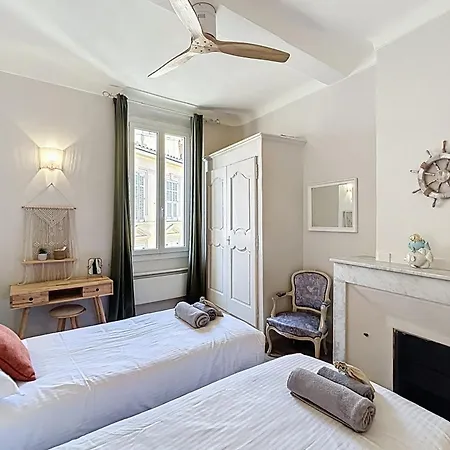 In The Heart Of Le Suquet Beautiful With Quiet Balcony Apartment