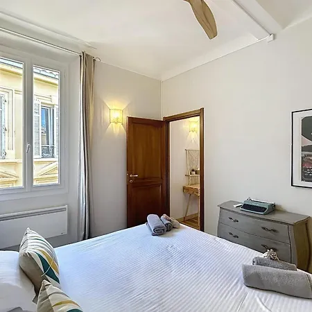 In The Heart Of Le Suquet Beautiful With Quiet Balcony Cannes
